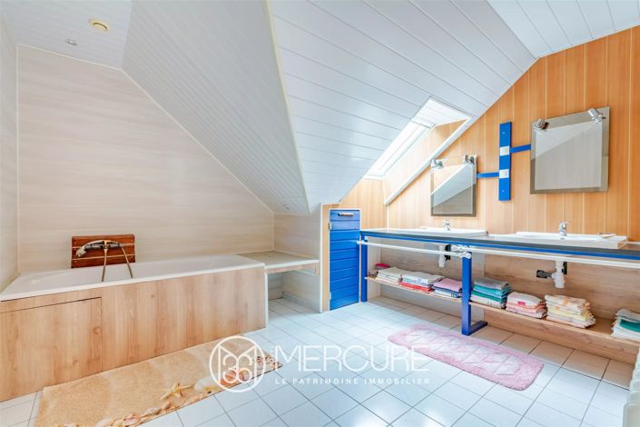 Image No.6-5 Bed House for sale