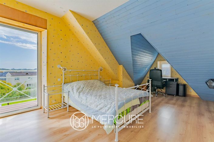 Image No.8-5 Bed House for sale