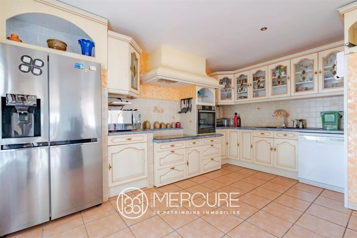 Image No.8-5 Bed House for sale