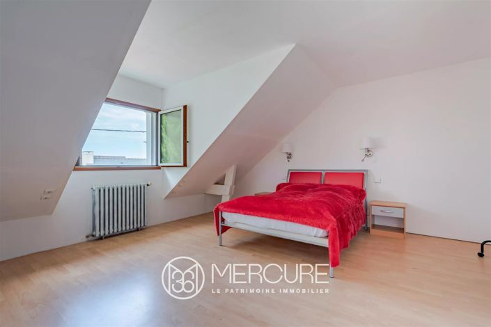 Image No.9-5 Bed House for sale