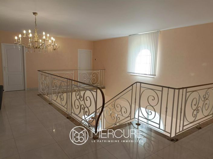 Image No.8-4 Bed House for sale