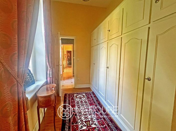 Image No.6-6 Bed House for sale