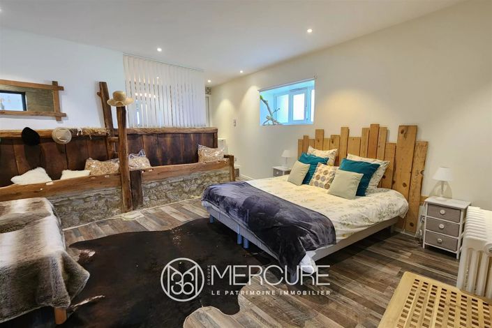 Image No.8-6 Bed House for sale