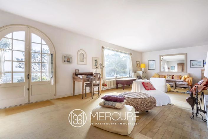 Image No.6-6 Bed House for sale