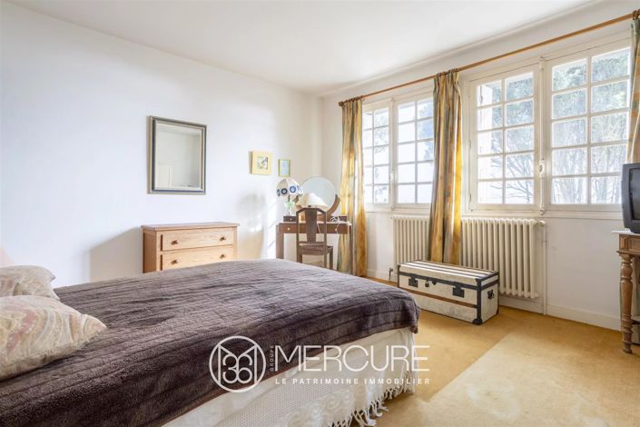 Image No.9-6 Bed House for sale