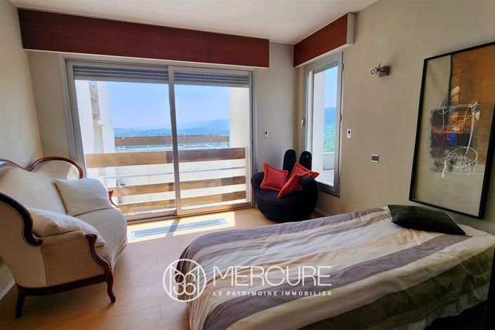 Image No.7-4 Bed House for sale