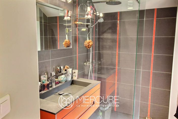 Image No.29-6 Bed House for sale