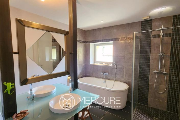 Image No.10-4 Bed House for sale