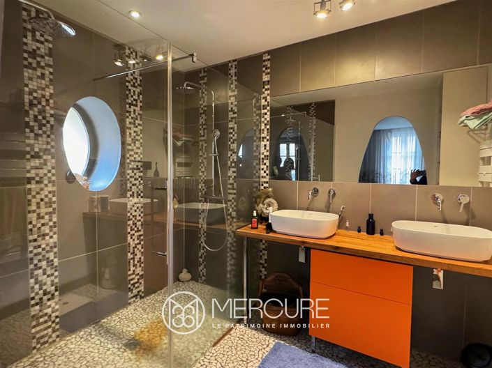 Image No.9-4 Bed House for sale