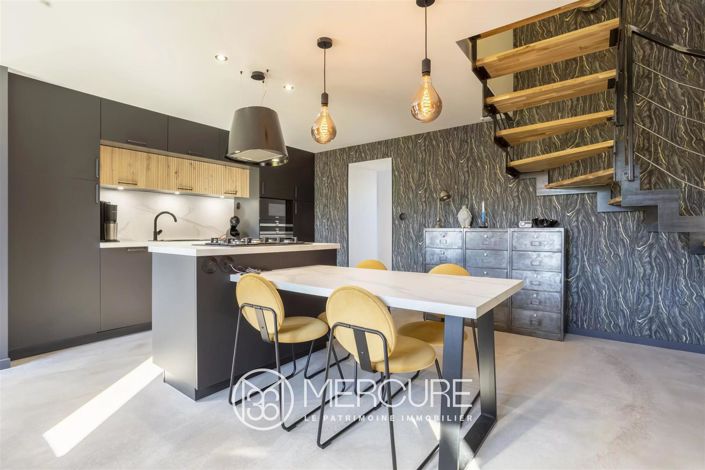 Image No.3-8 Bed House for sale