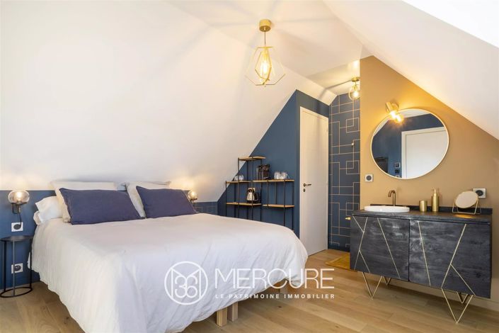 Image No.5-8 Bed House for sale