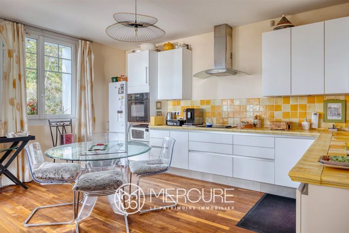 Image No.19-5 Bed House for sale