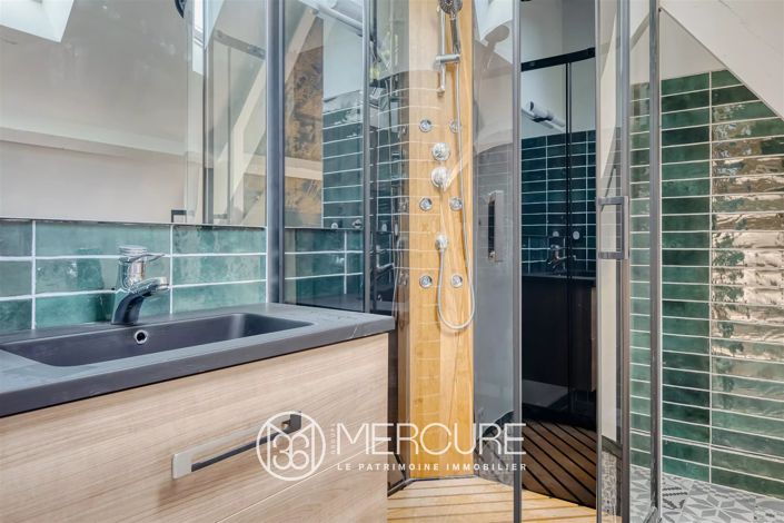 Image No.7-5 Bed House for sale