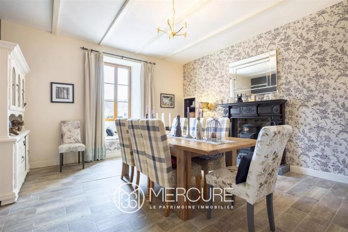 Image No.8-12 Bed House for sale