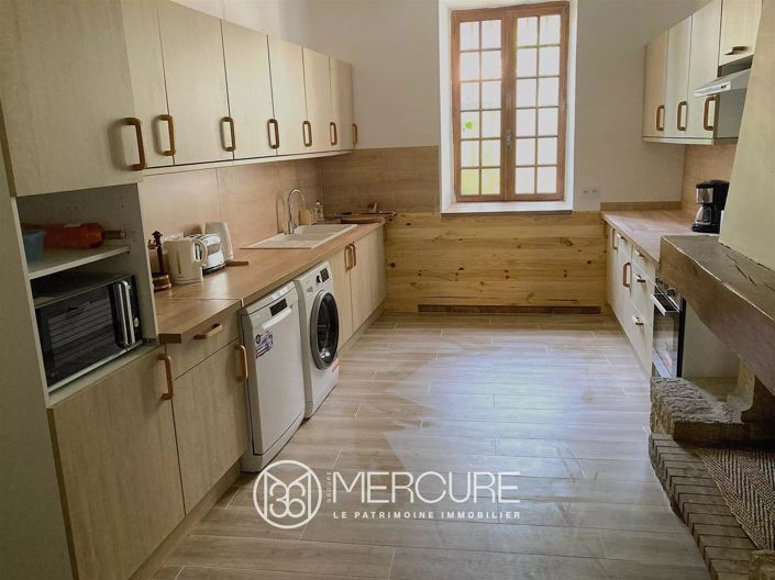 Image No.8-6 Bed House for sale