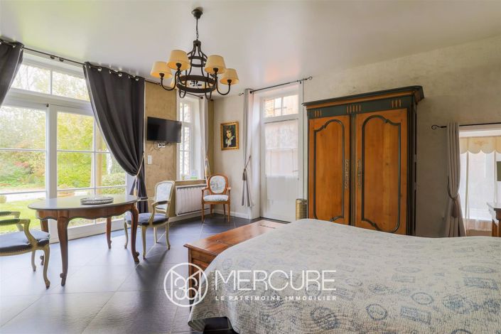 Image No.8-5 Bed House for sale