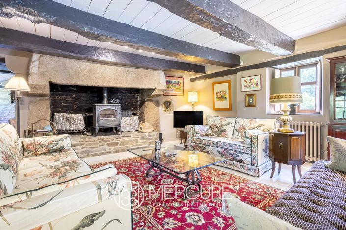 Image No.8-6 Bed House for sale