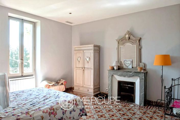 Image No.8-5 Bed House for sale