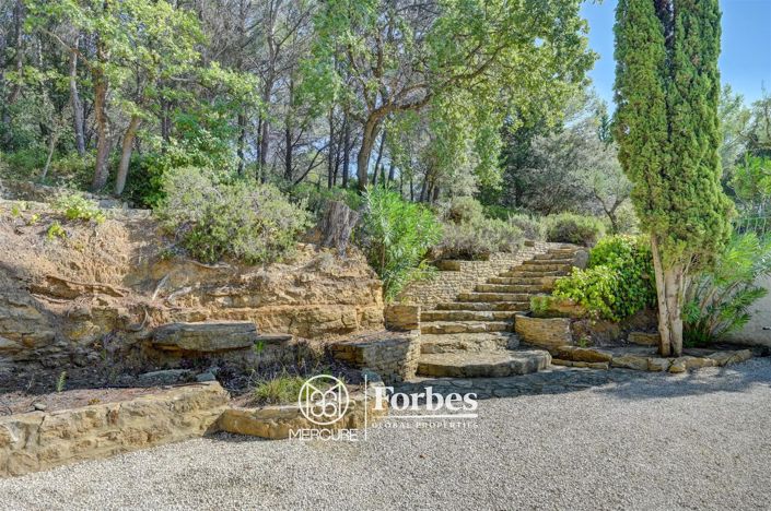 Image No.8-7 Bed House for sale