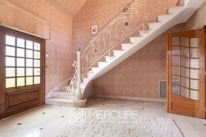 Image No.3-6 Bed House for sale