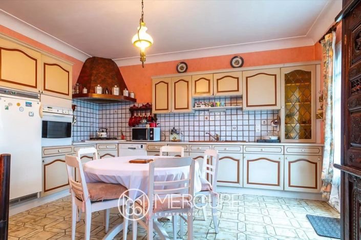 Image No.7-6 Bed House for sale