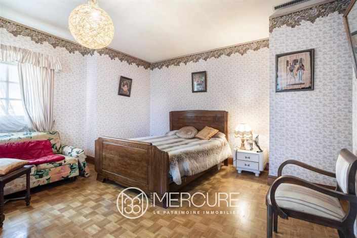 Image No.8-6 Bed House for sale