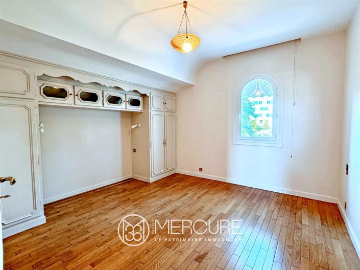 Image No.11-5 Bed House for sale