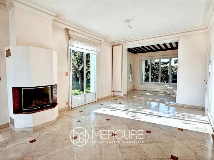 Image No.5-5 Bed House for sale