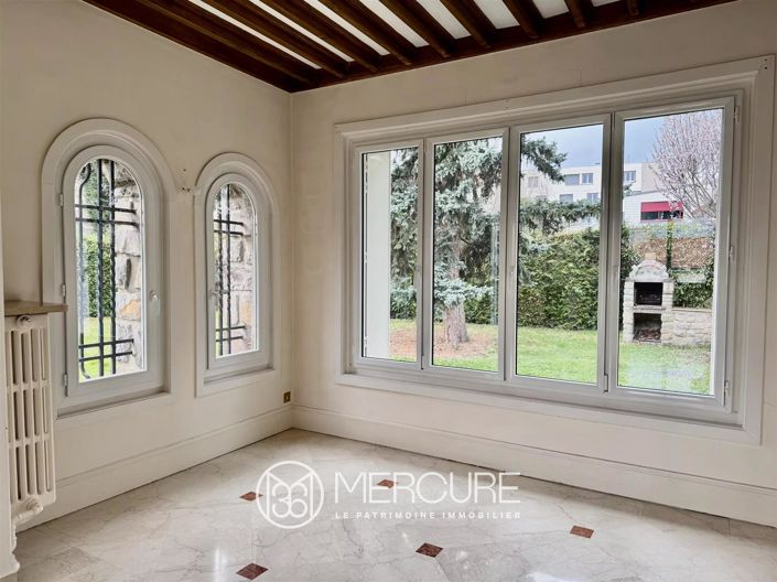 Image No.6-5 Bed House for sale