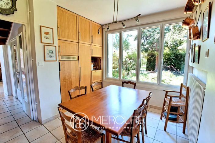 Image No.7-5 Bed House for sale