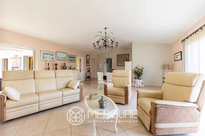 Image No.6-4 Bed House for sale