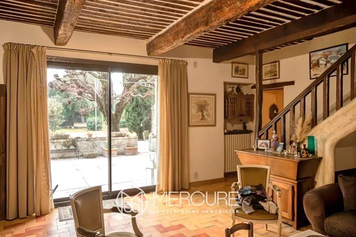 Image No.6-6 Bed House for sale