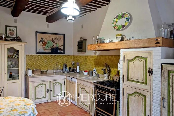 Image No.8-6 Bed House for sale