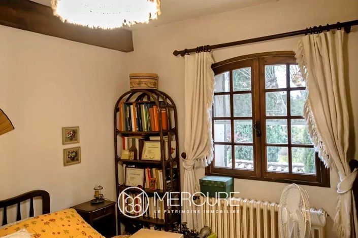 Image No.9-6 Bed House for sale