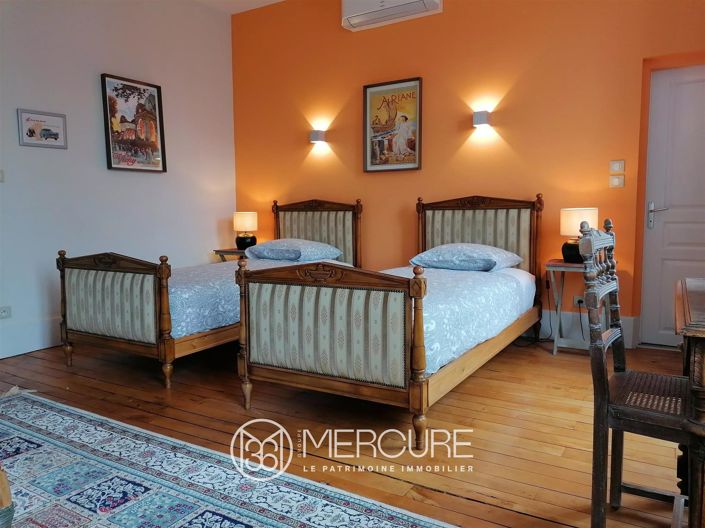 Image No.7-8 Bed House for sale