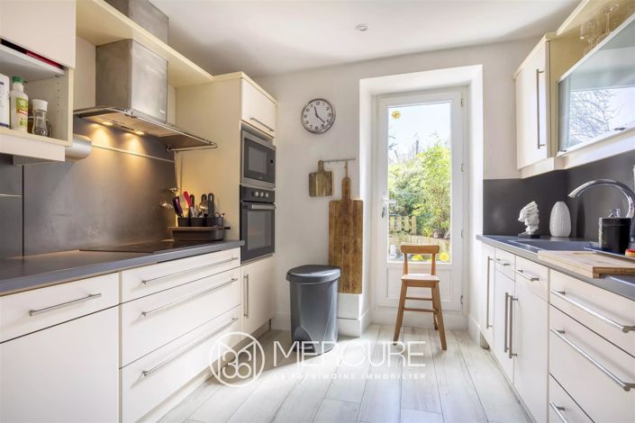 Image No.5-5 Bed House for sale