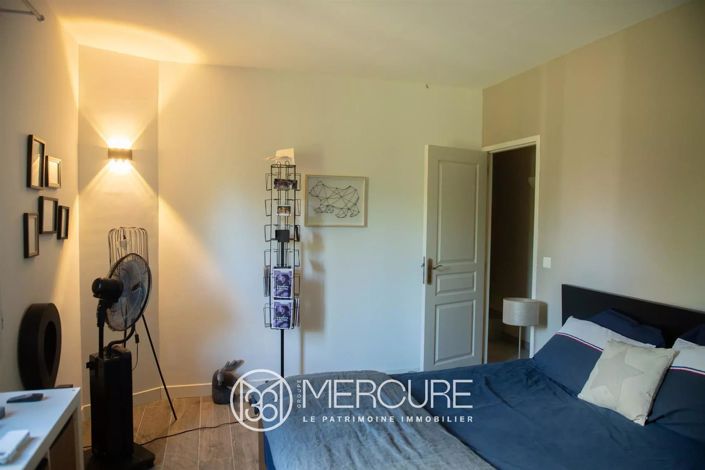 Image No.9-6 Bed House for sale