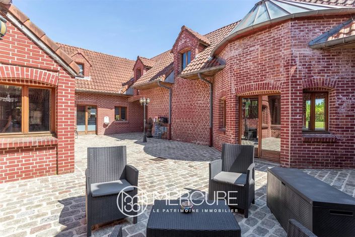 Image No.2-8 Bed House for sale