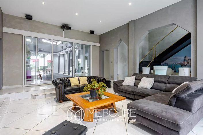 Image No.7-5 Bed House for sale