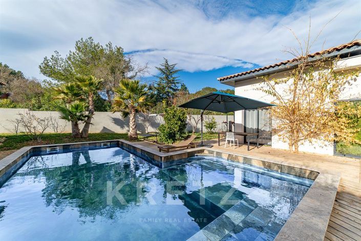 Image No.12-8 Bed House for sale