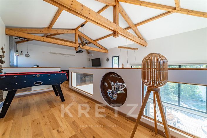 Image No.13-8 Bed House for sale