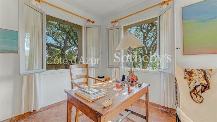 Image No.10-5 Bed House for sale