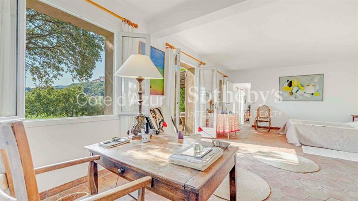 Image No.12-5 Bed House for sale