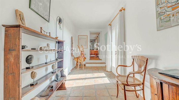 Image No.9-5 Bed House for sale