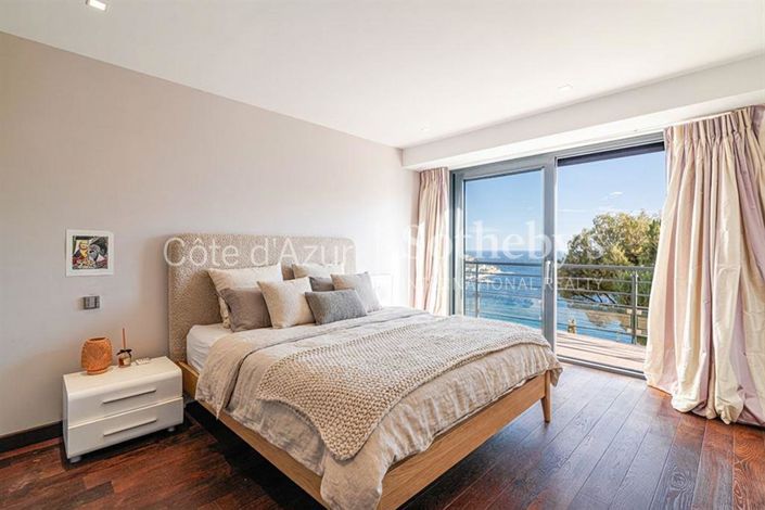 Image No.13-4 Bed Property for sale