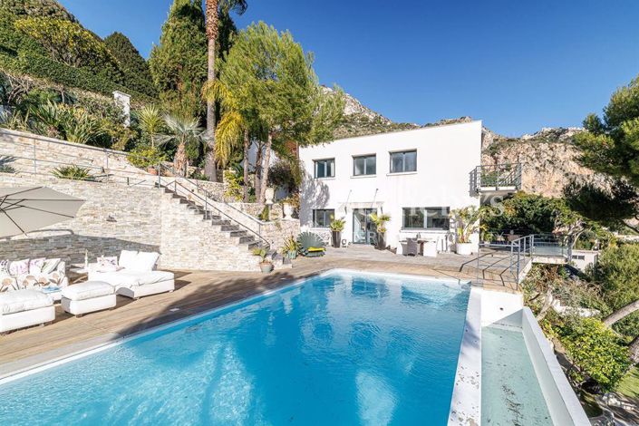 Image No.2-4 Bed Property for sale