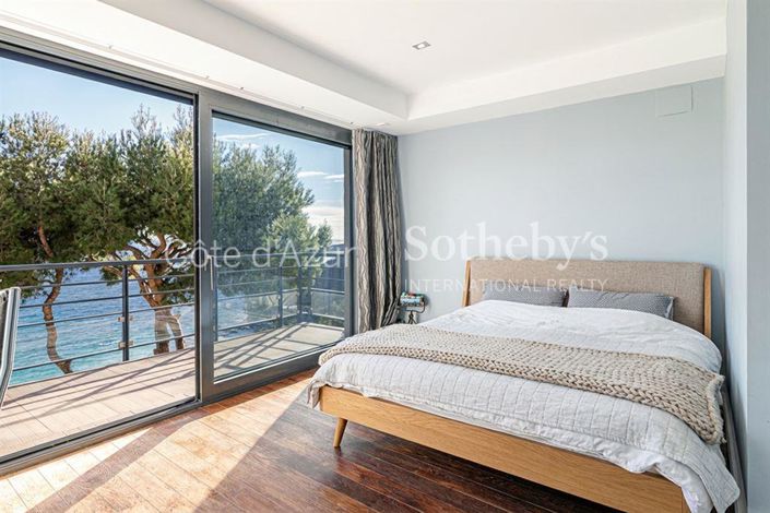 Image No.9-4 Bed Property for sale