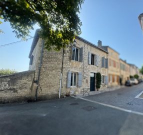 1 - Lauzerte, House
