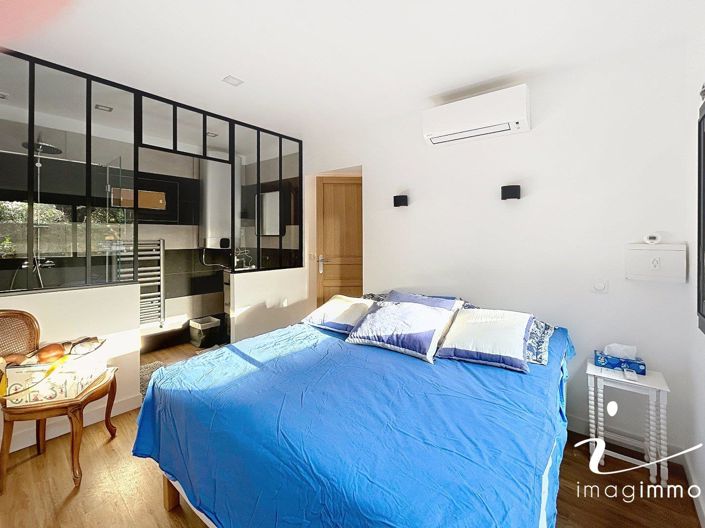 Image No.8-5 Bed House for sale