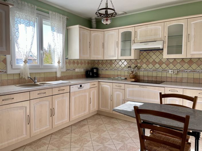 Image No.10-3 Bed House for sale